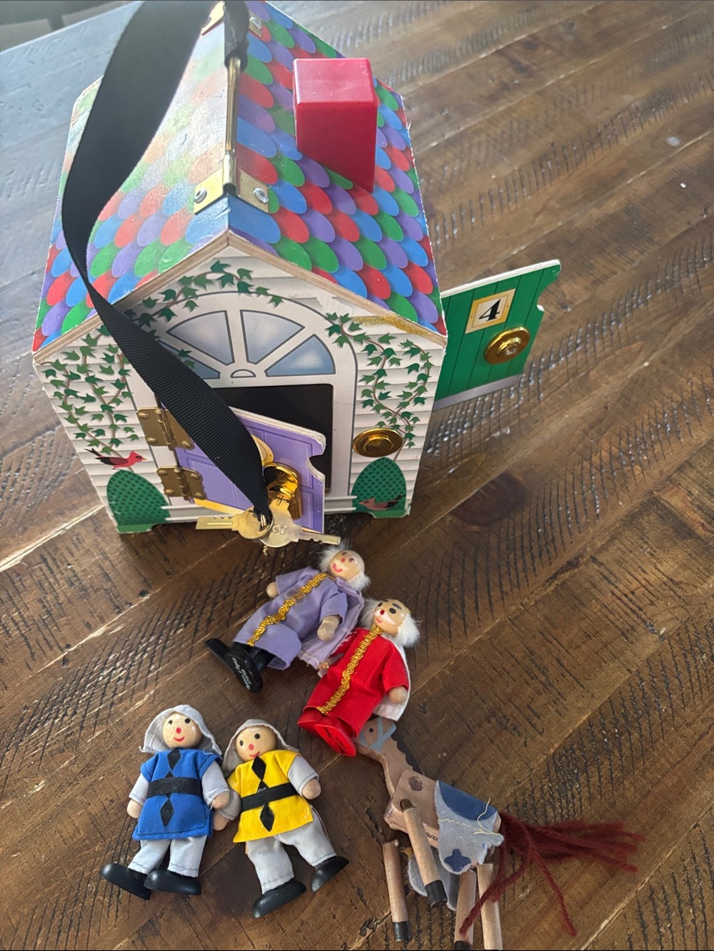Melissa & Doug Wooden Doorbell House with Keys - Doorbells Work!